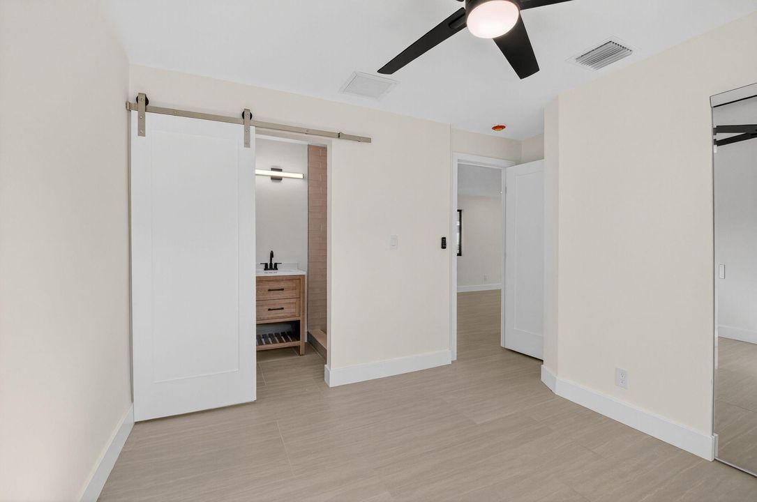 待售: $550,000 (3 贝兹, 2 浴室, 1084 平方英尺)