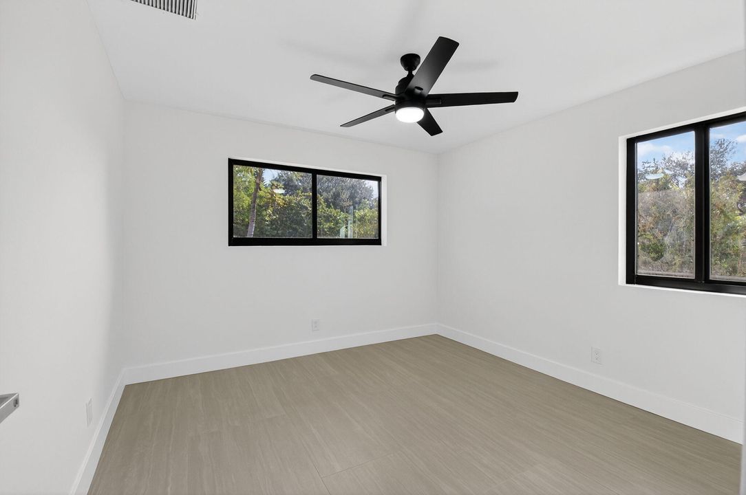 待售: $550,000 (3 贝兹, 2 浴室, 1084 平方英尺)