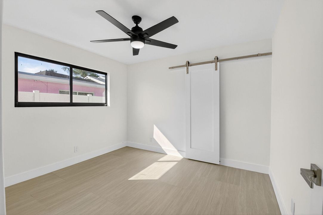 待售: $550,000 (3 贝兹, 2 浴室, 1084 平方英尺)