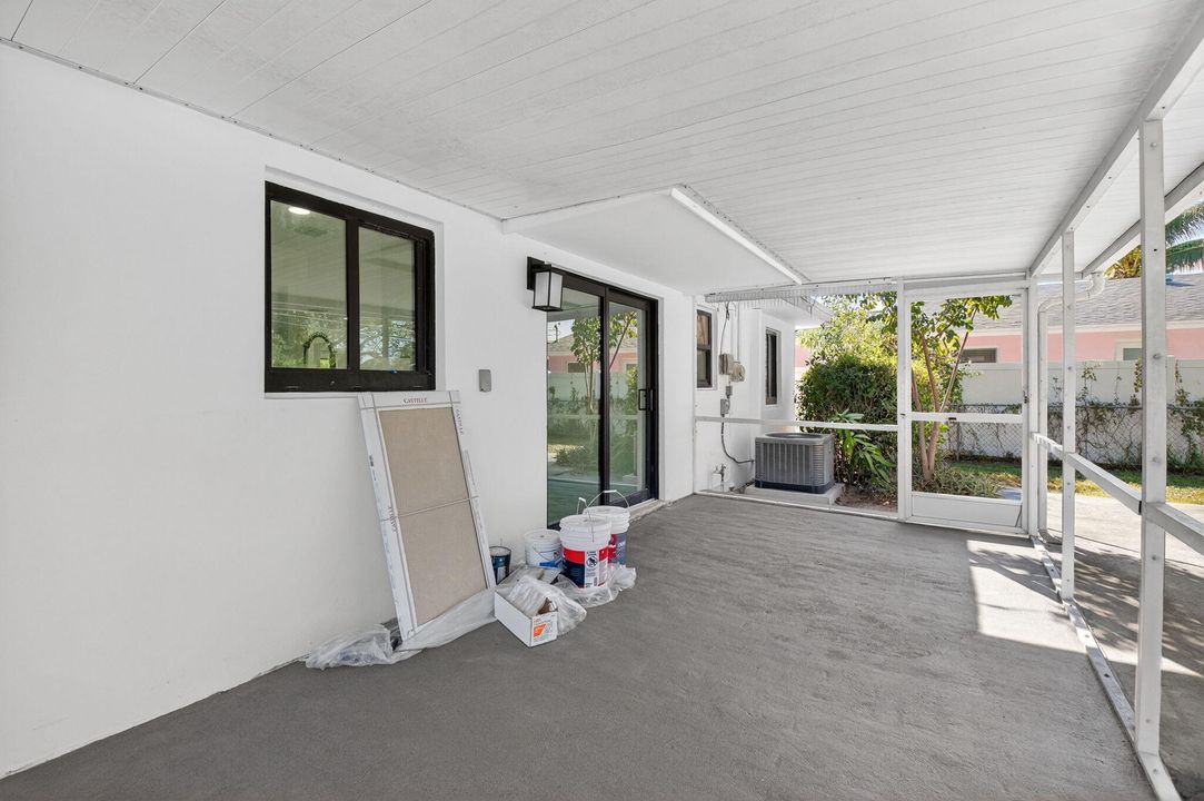 待售: $550,000 (3 贝兹, 2 浴室, 1084 平方英尺)