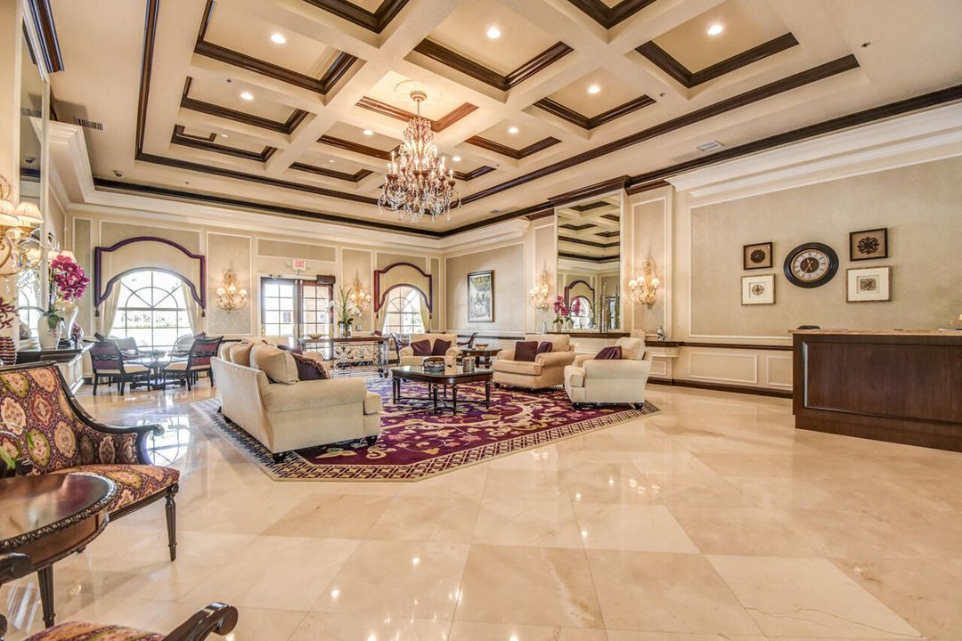 For Sale: $369,000 (2 beds, 2 baths, 2008 Square Feet)