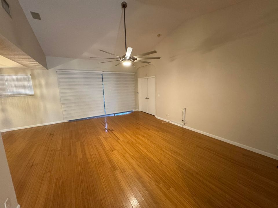 For Rent: $2,700 (3 beds, 2 baths, 1458 Square Feet)