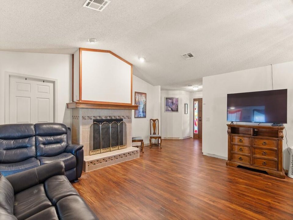 For Sale: $496,000 (4 beds, 2 baths, 2349 Square Feet)