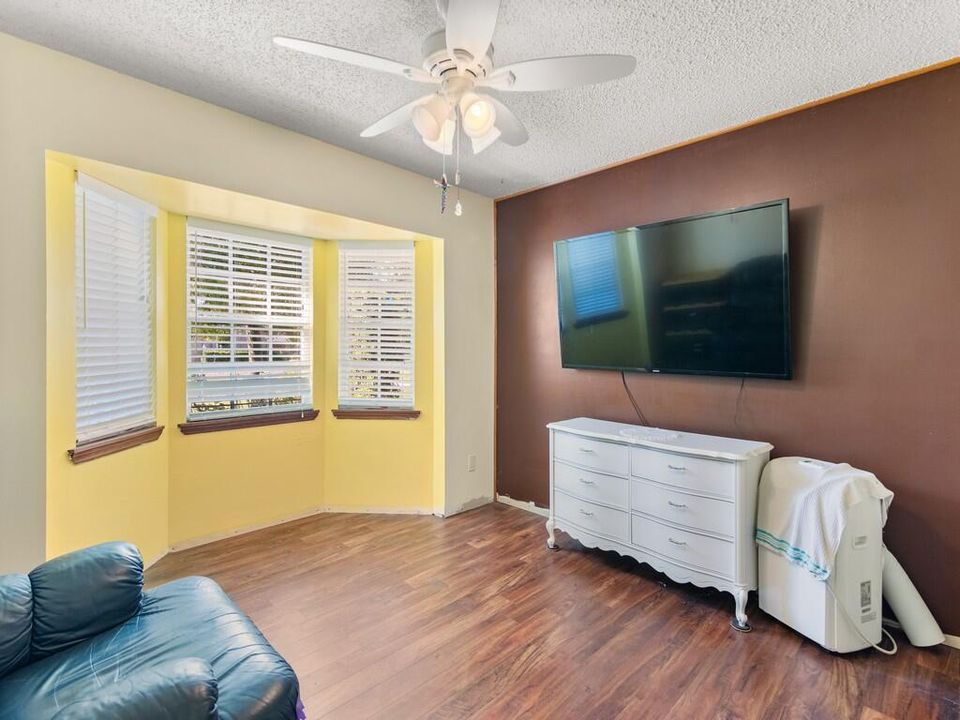 For Sale: $496,000 (4 beds, 2 baths, 2349 Square Feet)