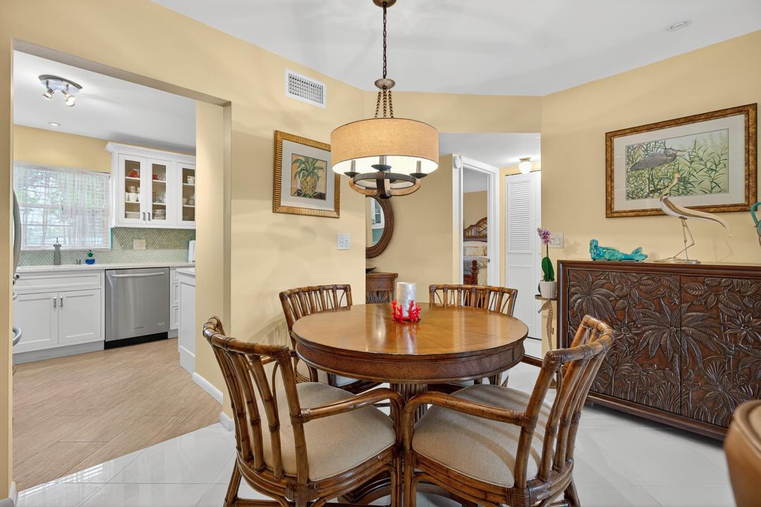 待售: $195,000 (2 贝兹, 1 浴室, 910 平方英尺)