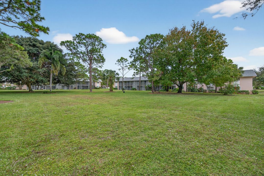 待售: $195,000 (2 贝兹, 1 浴室, 910 平方英尺)