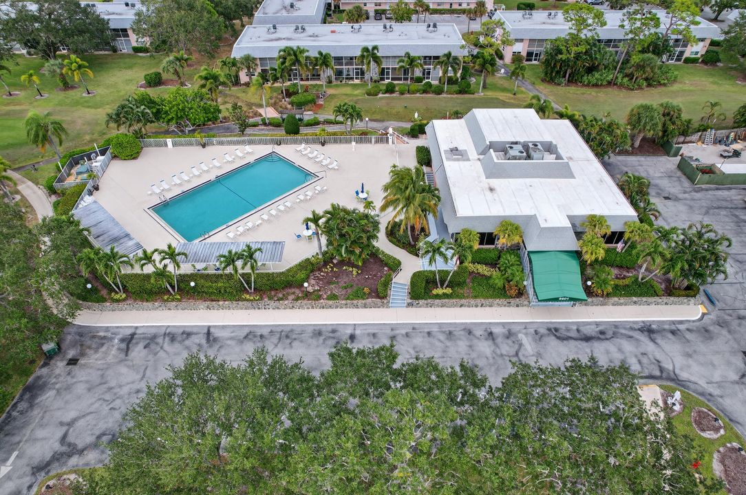 待售: $195,000 (2 贝兹, 1 浴室, 910 平方英尺)