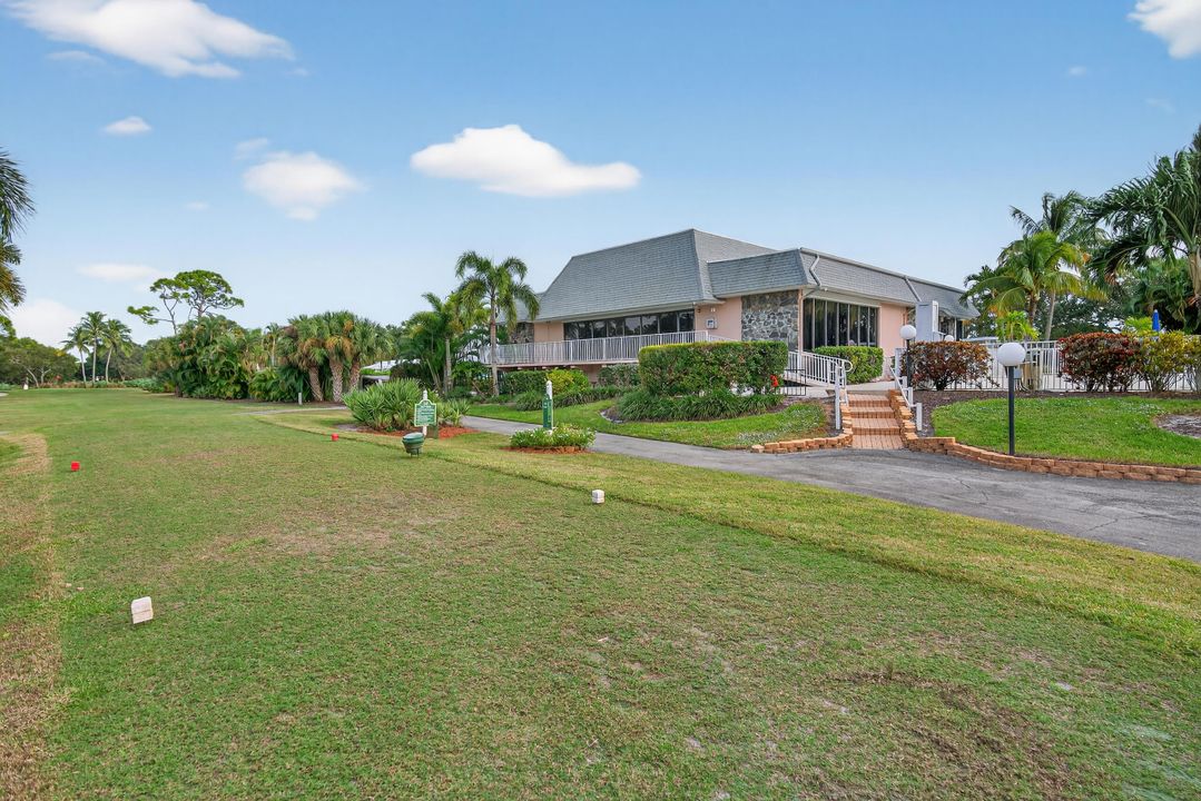 待售: $195,000 (2 贝兹, 1 浴室, 910 平方英尺)