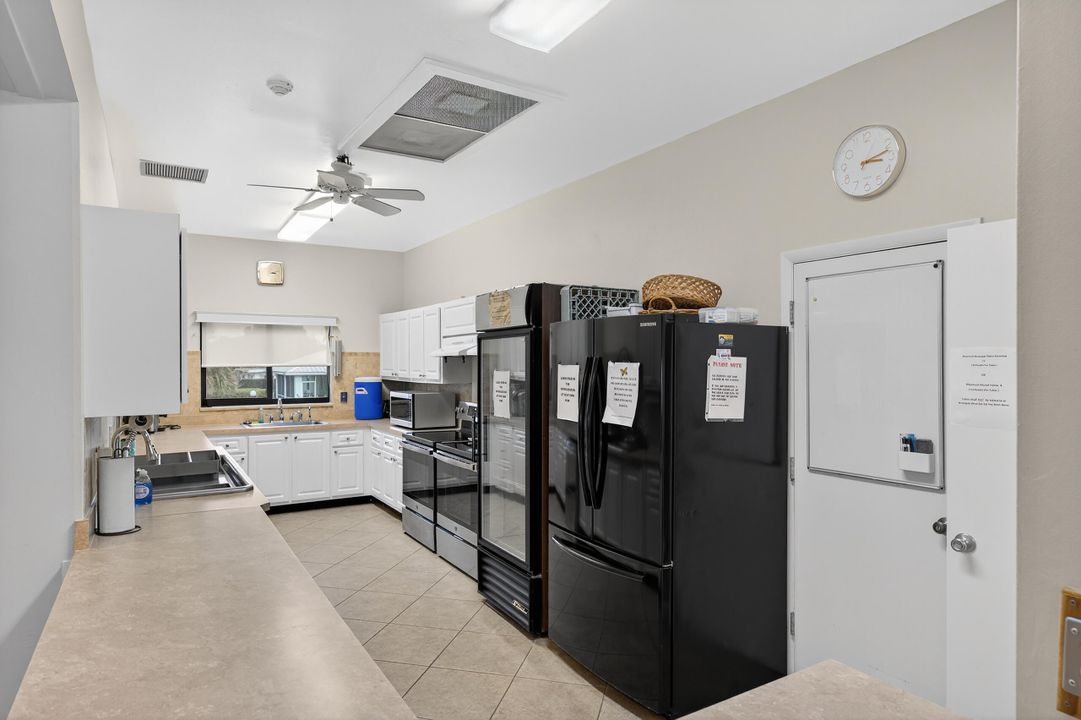 待售: $195,000 (2 贝兹, 1 浴室, 910 平方英尺)