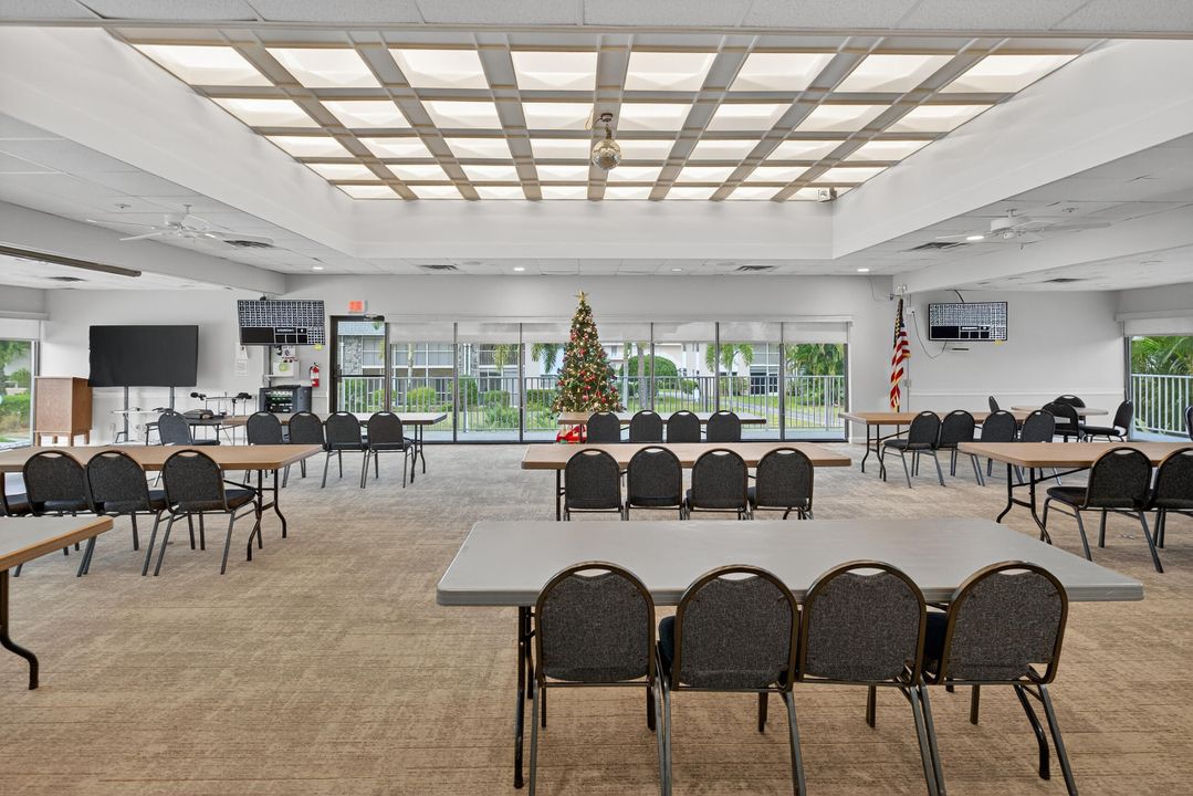 待售: $195,000 (2 贝兹, 1 浴室, 910 平方英尺)