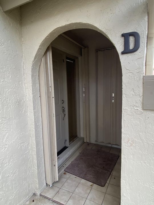 For Rent: $2,950 (2 beds, 2 baths, 1242 Square Feet)