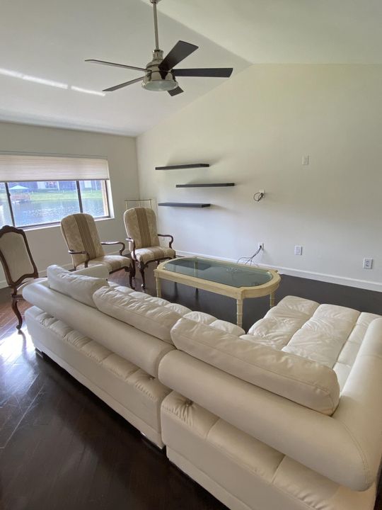 For Rent: $2,950 (2 beds, 2 baths, 1242 Square Feet)