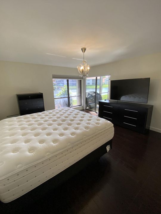 For Rent: $2,950 (2 beds, 2 baths, 1242 Square Feet)