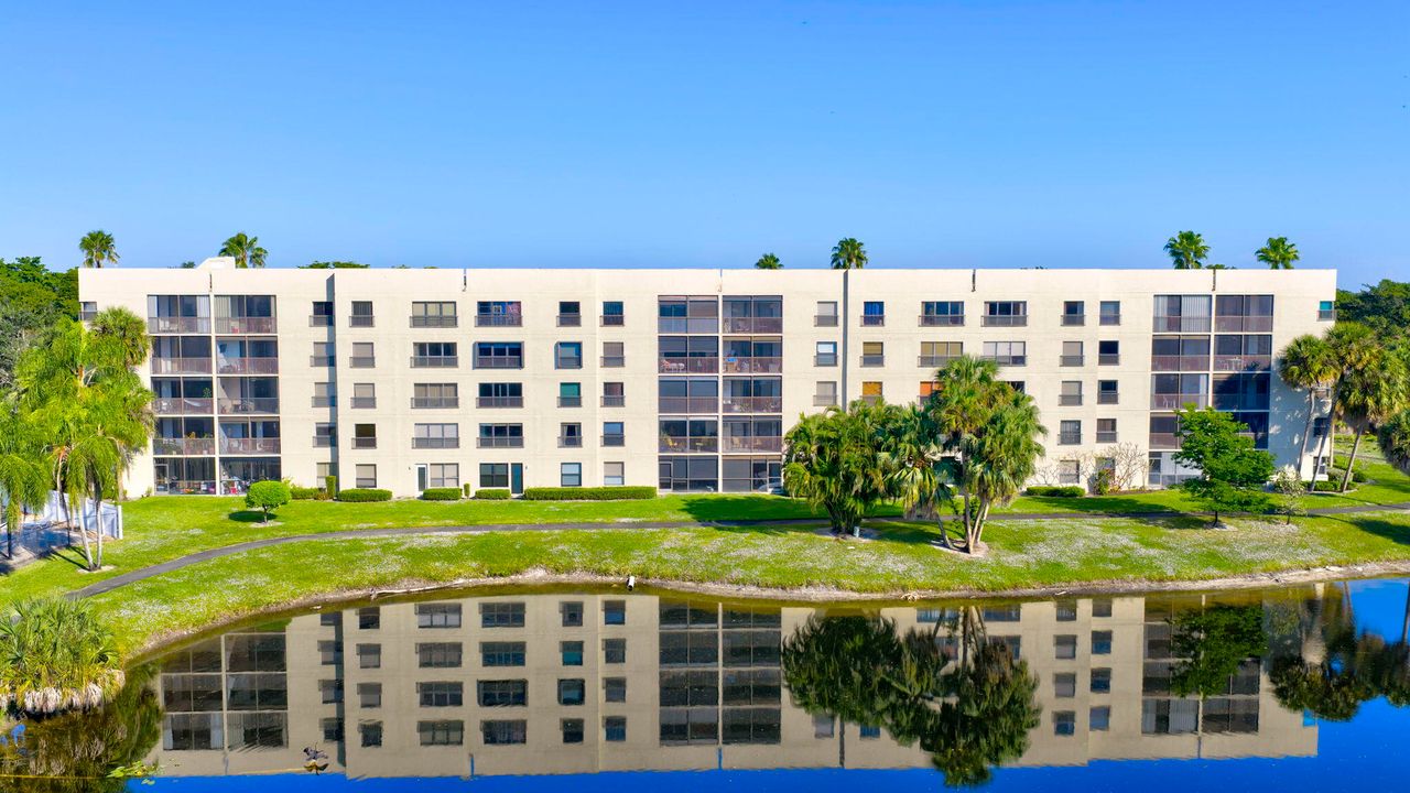 En Venta: $199,000 (2 camas, 2 baños, 1140 Pies cuadrados)