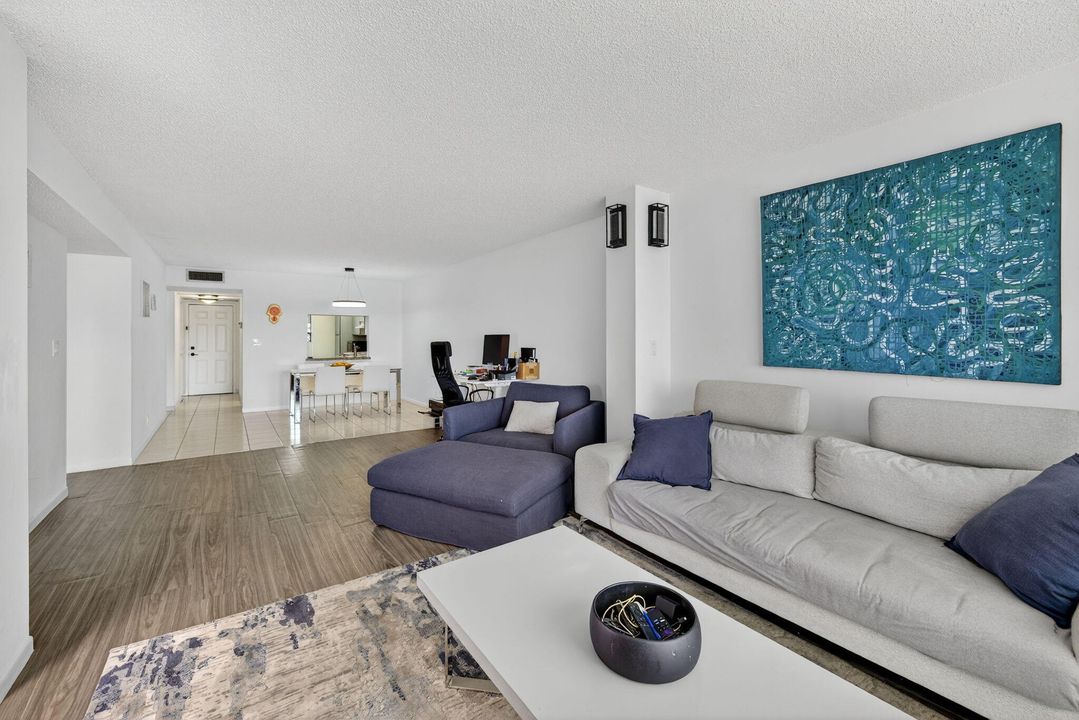 En Venta: $199,000 (2 camas, 2 baños, 1140 Pies cuadrados)