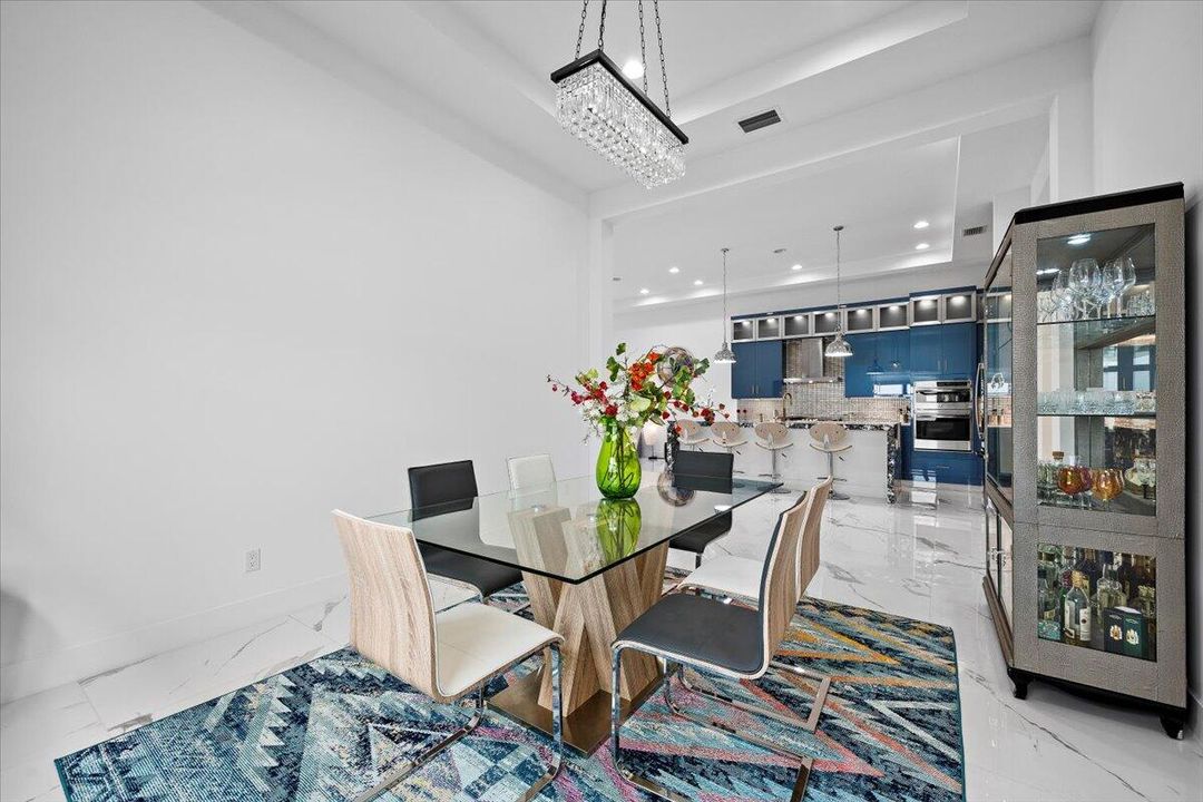 En Renta: $10,000 (3 camas, 2 baños, 2359 Pies cuadrados)