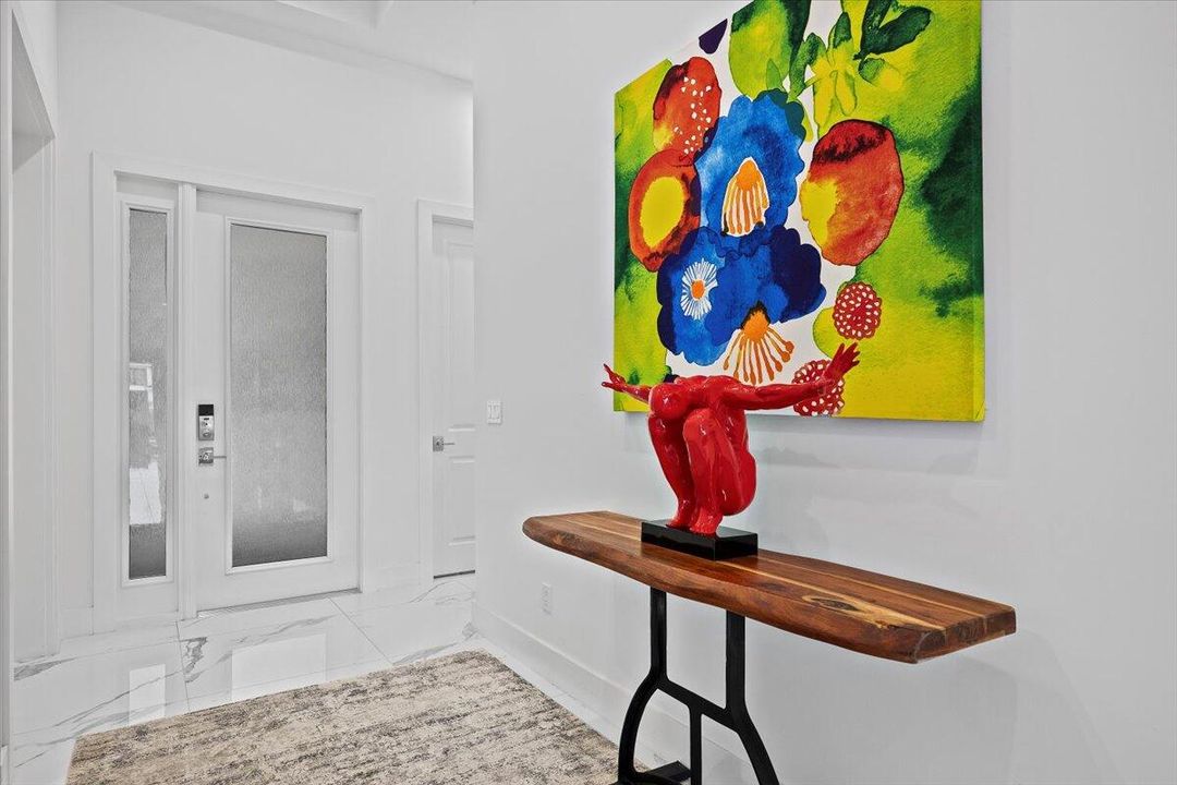 En Renta: $10,000 (3 camas, 2 baños, 2359 Pies cuadrados)