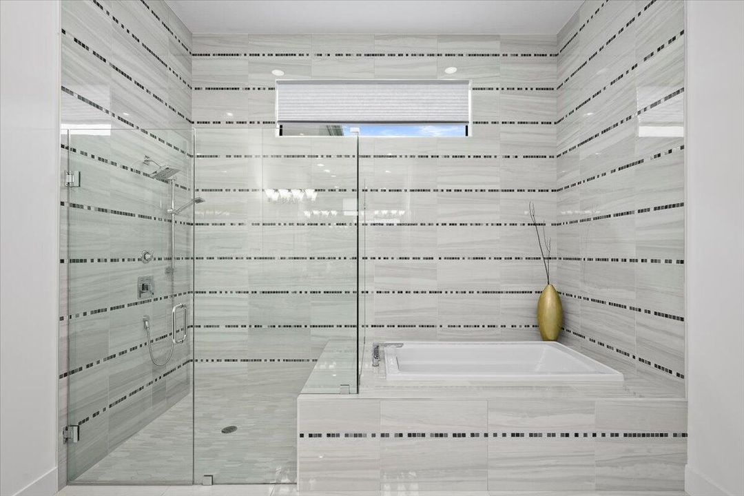 En Renta: $10,000 (3 camas, 2 baños, 2359 Pies cuadrados)