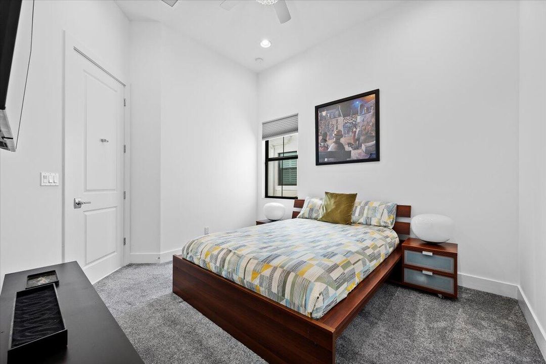 En Renta: $10,000 (3 camas, 2 baños, 2359 Pies cuadrados)