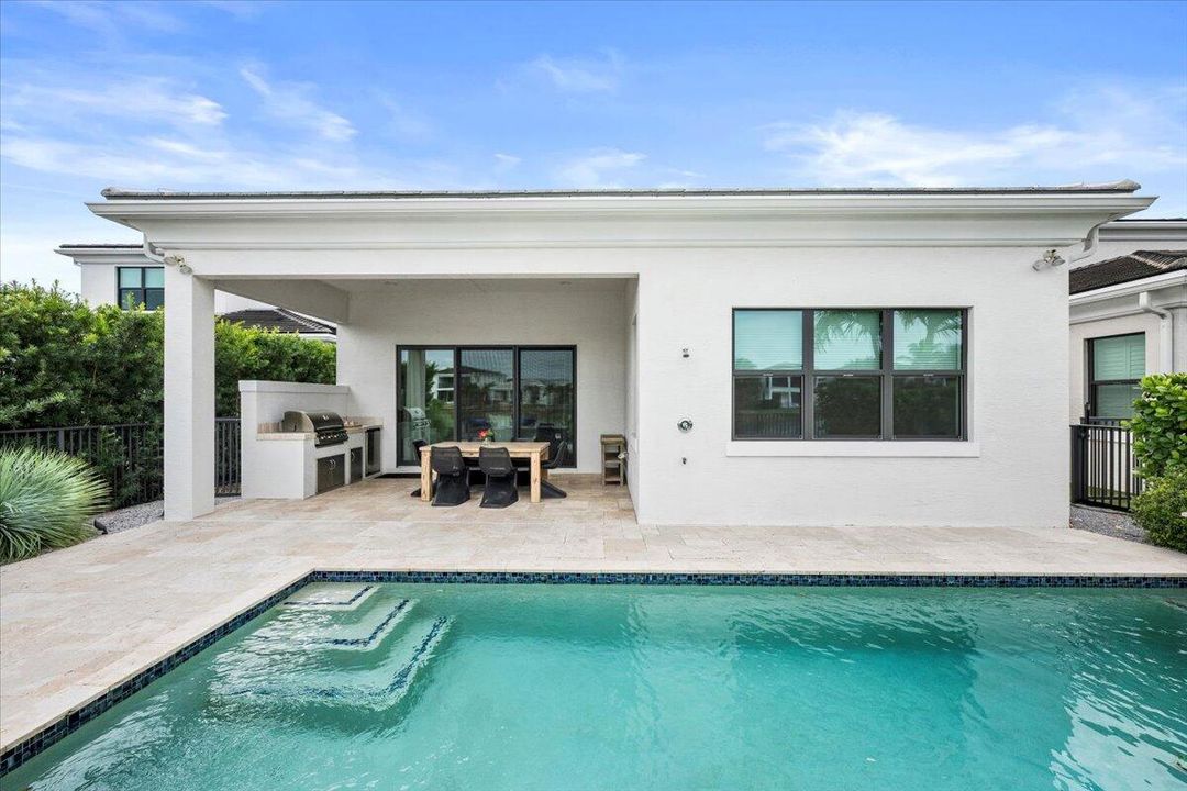 En Renta: $10,000 (3 camas, 2 baños, 2359 Pies cuadrados)