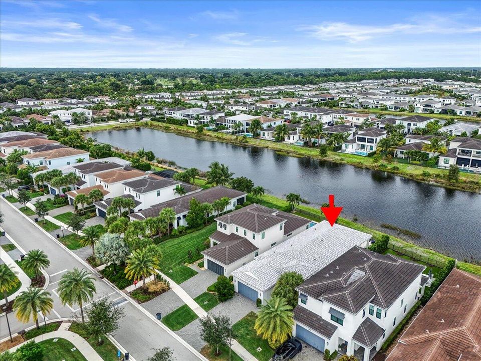 En Renta: $10,000 (3 camas, 2 baños, 2359 Pies cuadrados)