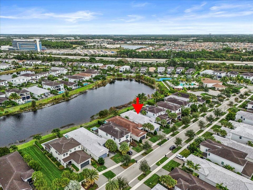 En Renta: $10,000 (3 camas, 2 baños, 2359 Pies cuadrados)