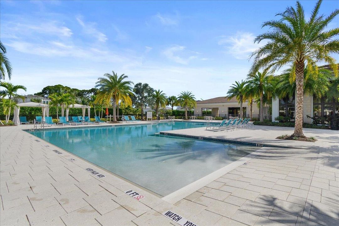 En Renta: $10,000 (3 camas, 2 baños, 2359 Pies cuadrados)