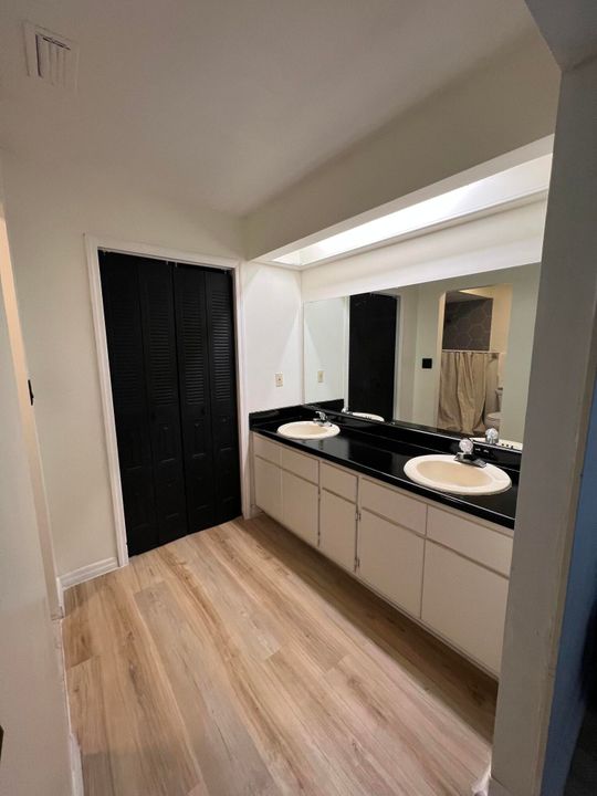 For Sale: $489,000 (3 beds, 2 baths, 1440 Square Feet)