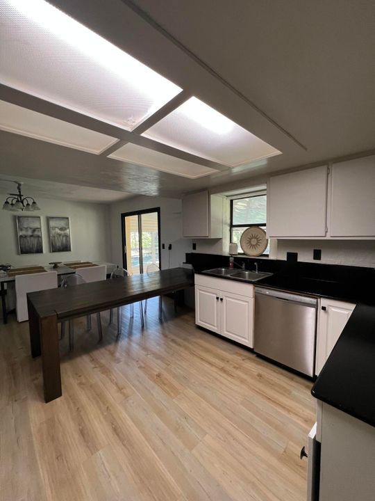 For Sale: $489,000 (3 beds, 2 baths, 1440 Square Feet)