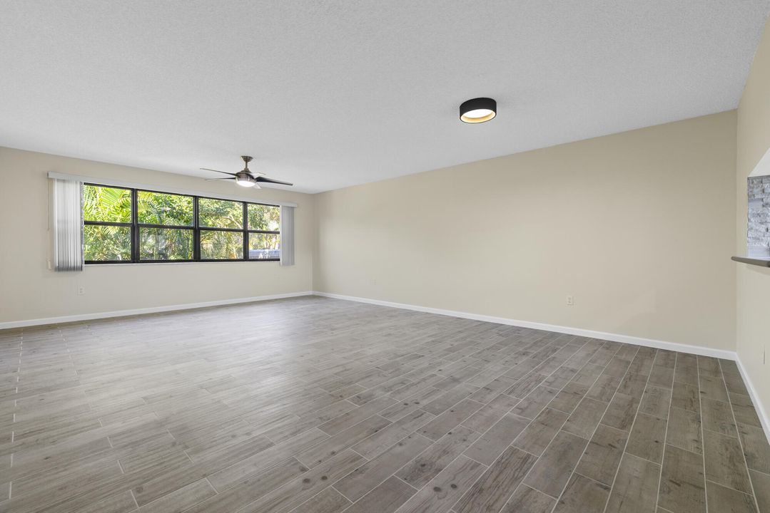 En Venta: $359,900 (2 camas, 2 baños, 1263 Pies cuadrados)