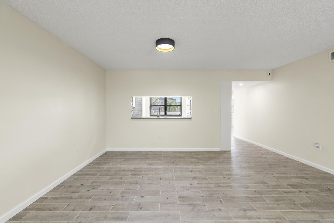 En Venta: $359,900 (2 camas, 2 baños, 1263 Pies cuadrados)