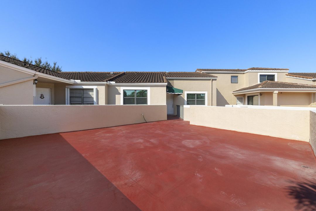 En Venta: $359,900 (2 camas, 2 baños, 1263 Pies cuadrados)