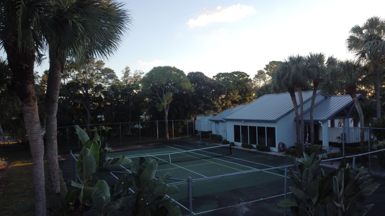 For Rent: $2,700 (3 beds, 2 baths, 1458 Square Feet)