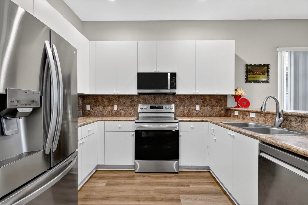 出租: $3,500 (3 贝兹, 2 浴室, 1822 平方英尺)