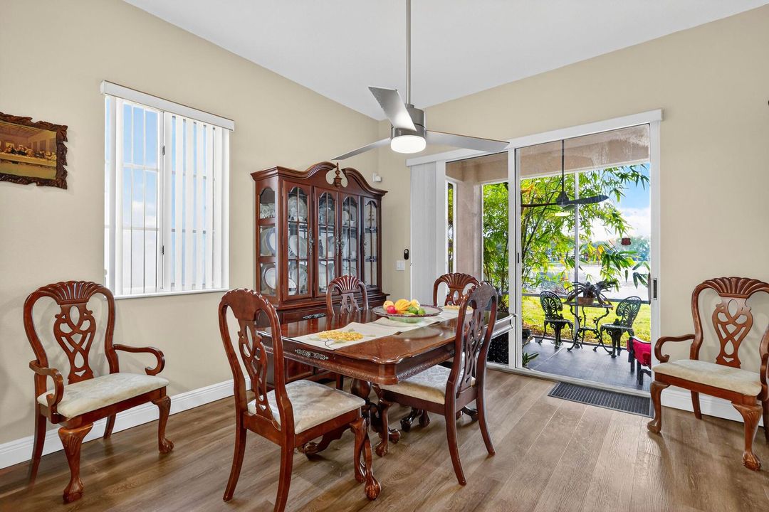 出租: $3,500 (3 贝兹, 2 浴室, 1822 平方英尺)