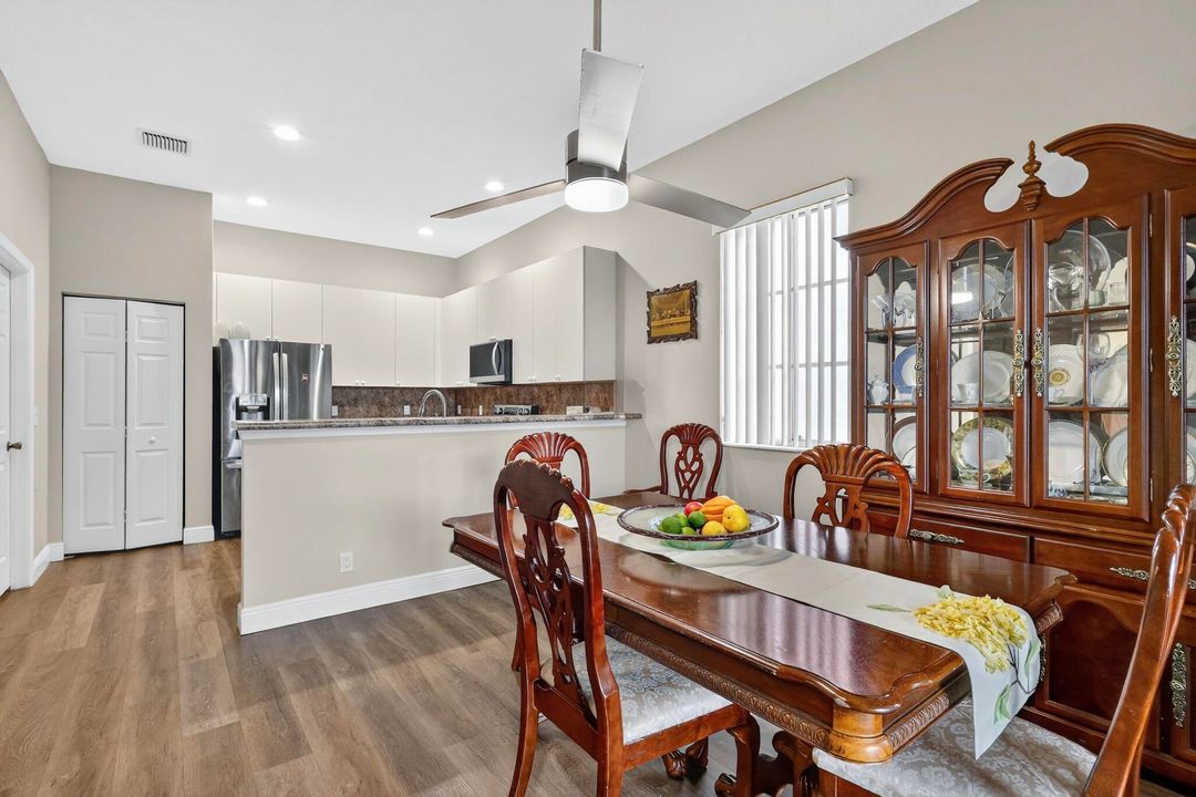 出租: $3,500 (3 贝兹, 2 浴室, 1822 平方英尺)