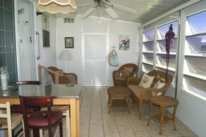 For Rent: $1,800 (2 beds, 2 baths, 840 Square Feet)