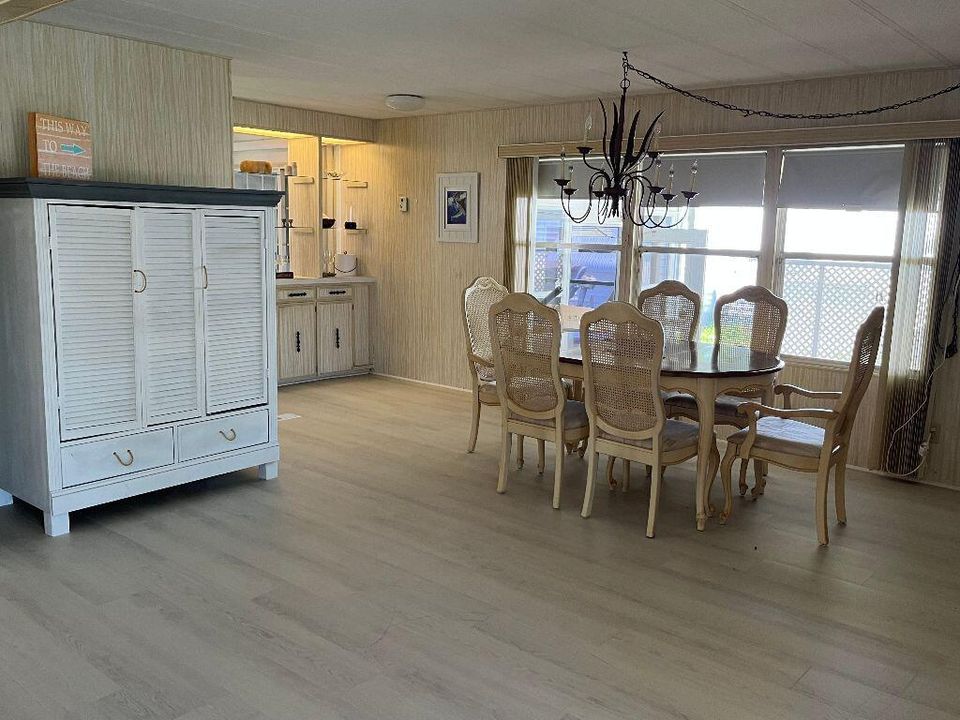 For Rent: $1,800 (2 beds, 2 baths, 840 Square Feet)