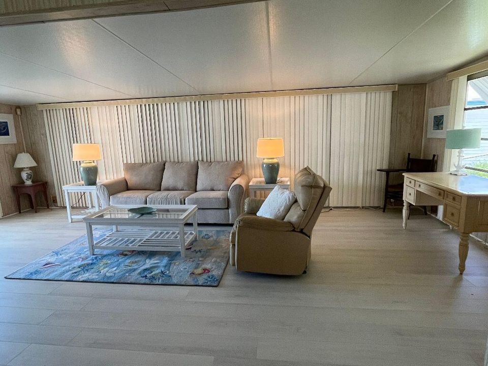 For Rent: $1,800 (2 beds, 2 baths, 840 Square Feet)