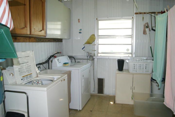 For Rent: $1,800 (2 beds, 2 baths, 840 Square Feet)