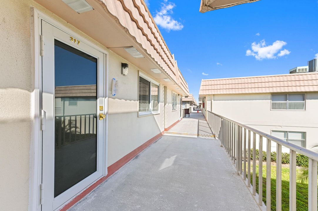 На продажу: $105,000 (2 спален, 2 ванн, 880 Квадратных фут)