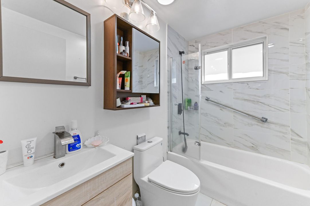 На продажу: $105,000 (2 спален, 2 ванн, 880 Квадратных фут)