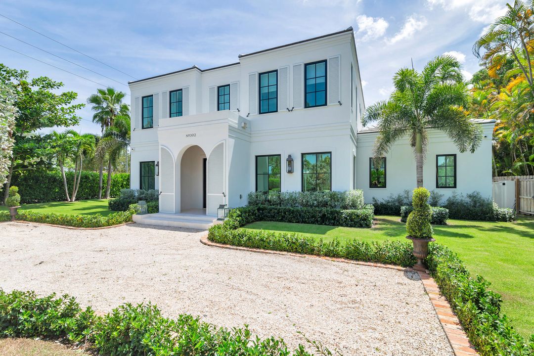 For Sale: $7,998,000 (5 beds, 5 baths, 4725 Square Feet)