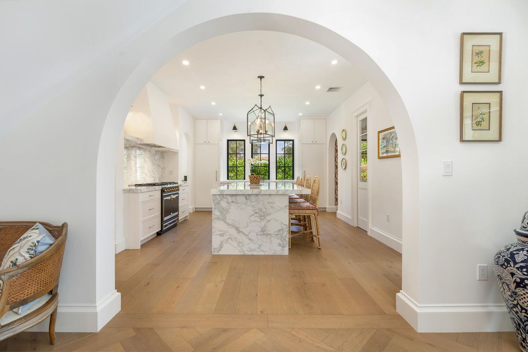 For Sale: $7,998,000 (5 beds, 5 baths, 4725 Square Feet)