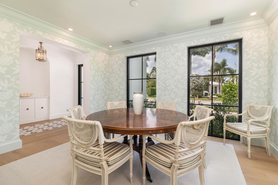 For Sale: $7,998,000 (5 beds, 5 baths, 4725 Square Feet)