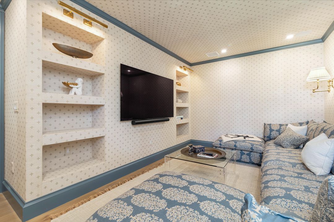 For Sale: $7,998,000 (5 beds, 5 baths, 4725 Square Feet)