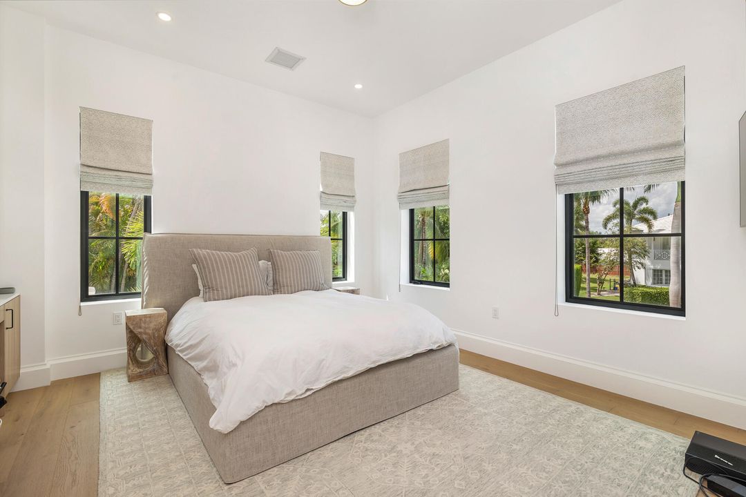 For Sale: $7,998,000 (5 beds, 5 baths, 4725 Square Feet)