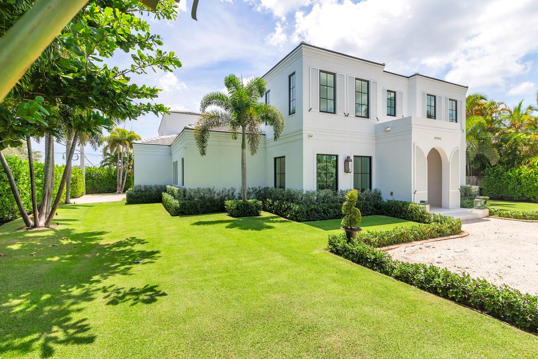 For Sale: $7,998,000 (5 beds, 5 baths, 4725 Square Feet)