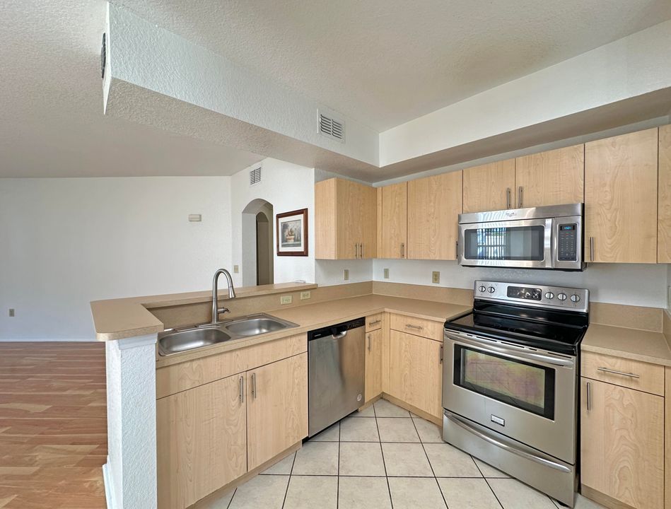 For Rent: $1,850 (2 beds, 2 baths, 1253 Square Feet)