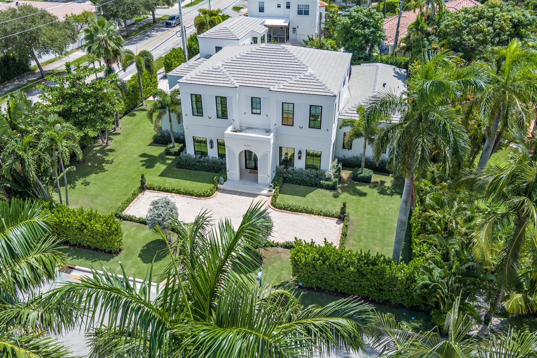 For Sale: $7,998,000 (5 beds, 5 baths, 4725 Square Feet)